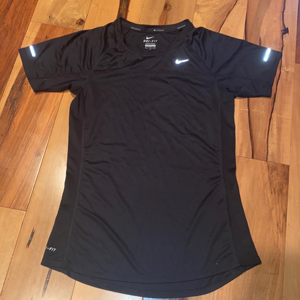 NWOT- NIKE MILER RUNNING DRI- FIT TEE - SIZE SMALL